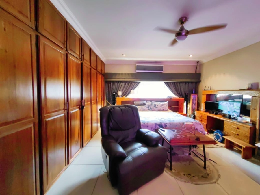 5 Bedroom Property for Sale in Grimbeeck Park North West